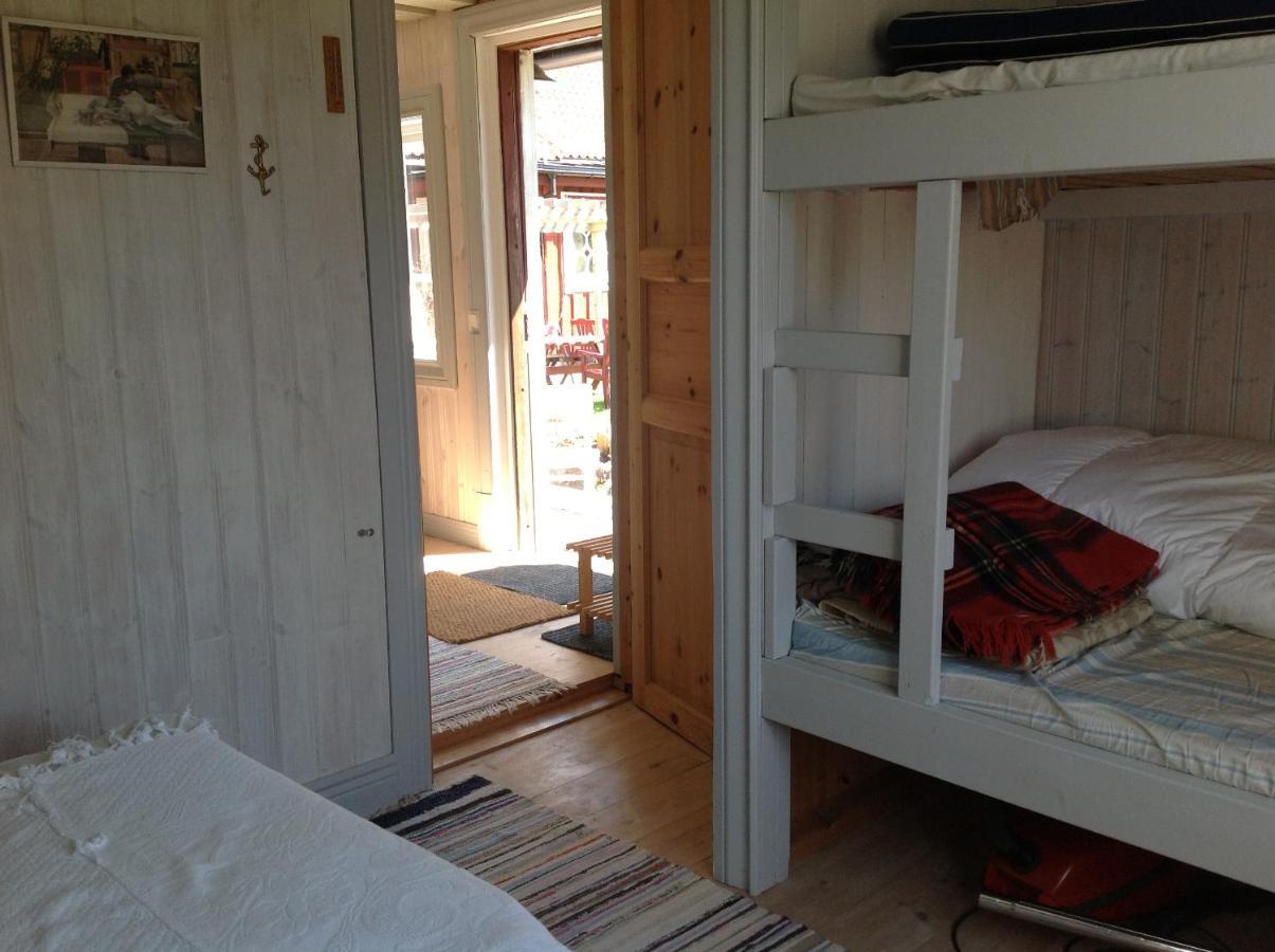 Bed and breakfast Tystberga Logi Extérieur photo